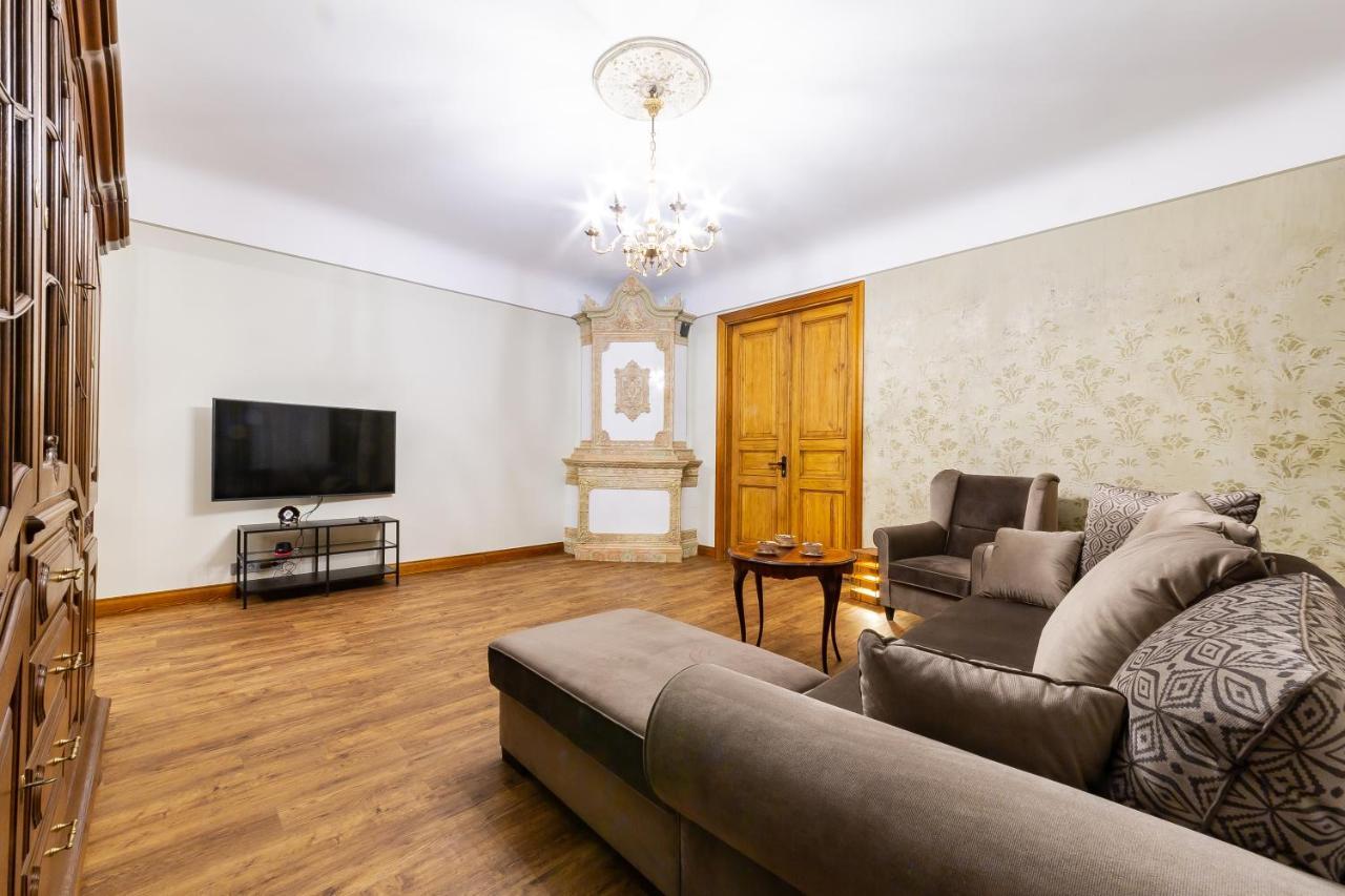 Ancient Storie'S Ap 65Sqm Renovated Free Parking Apartment Riga Luaran gambar