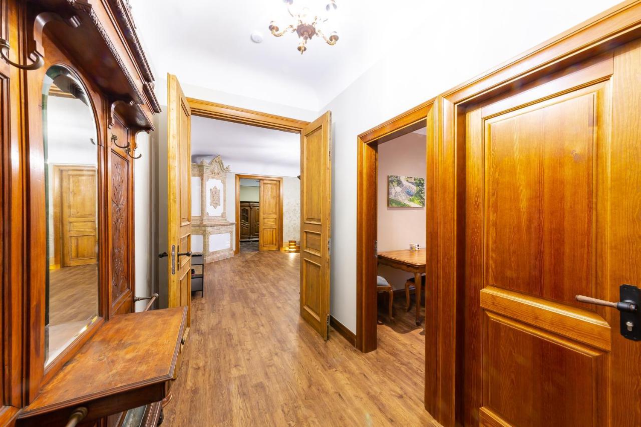 Ancient Storie'S Ap 65Sqm Renovated Free Parking Apartment Riga Luaran gambar